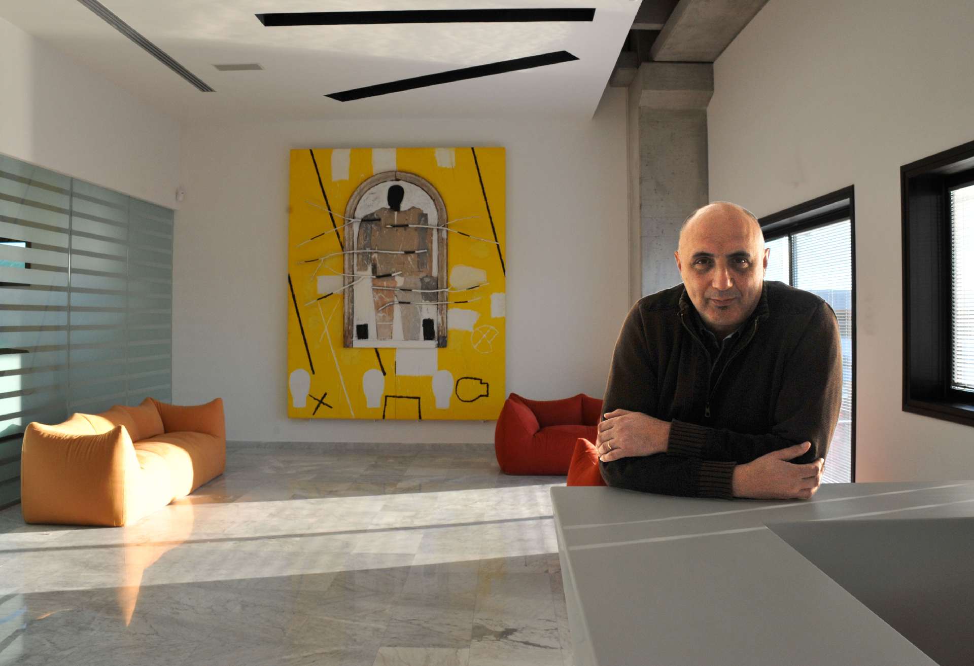 Ezio Colombrino nella hall Kiton