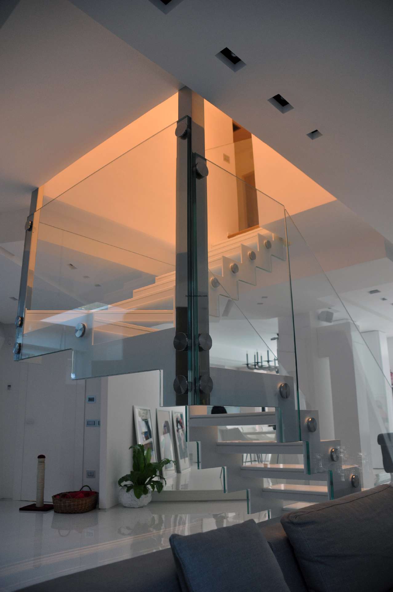 The staircase and the supporting column