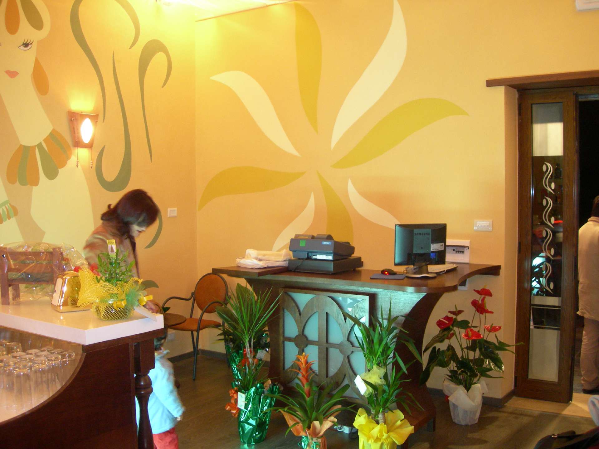 Banco bar in Corian per Oriental Cafè